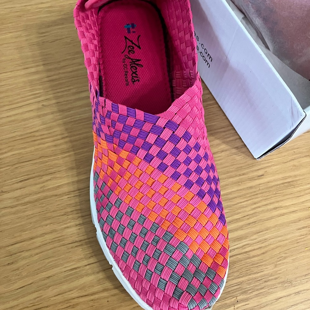 Bee Zees or Zee Alexis comfort slip on sneakers